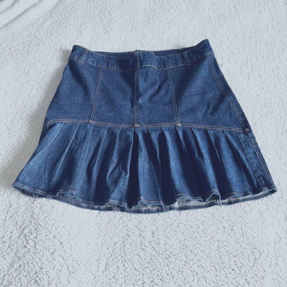 Venus Vintage Pleated (Back) Skirt Size 13